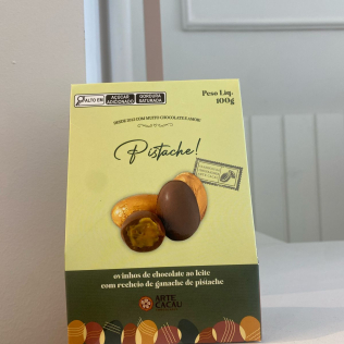 Ovinhos de Chocolate ao Leite com Ganache de Pistache