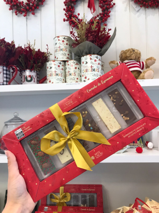 Barrinhas de chocolate ao leite e chocolate branco - histórias de natal