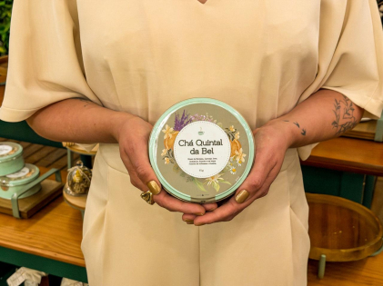 Lata chá Quintal da Bel